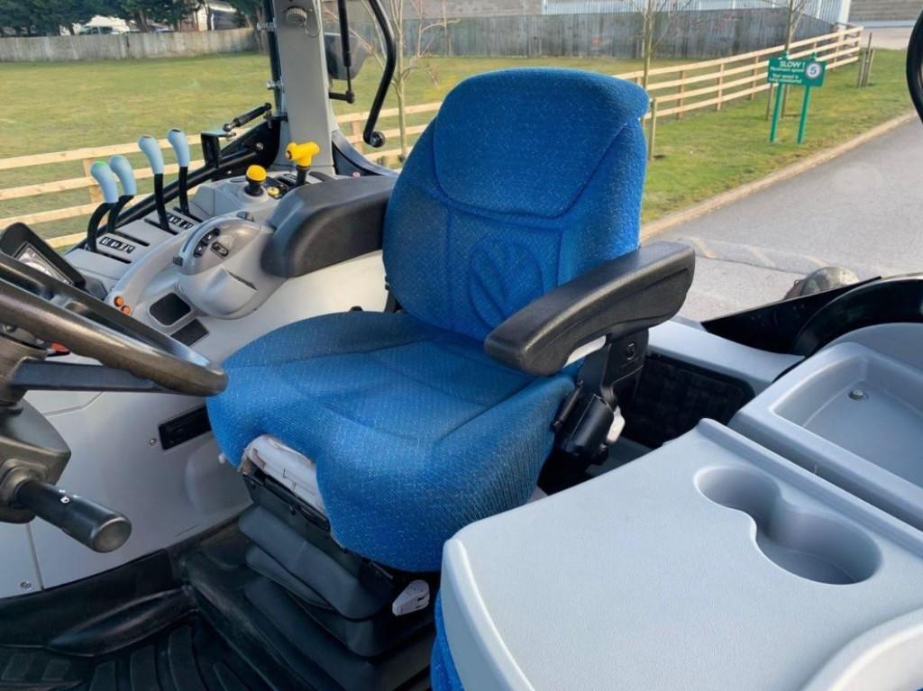 NEW HOLLAND T6050 PLUS in Durban - Image 16