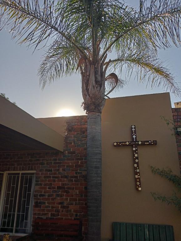 Spacious,Clean house in Bloemfontein - Image 10