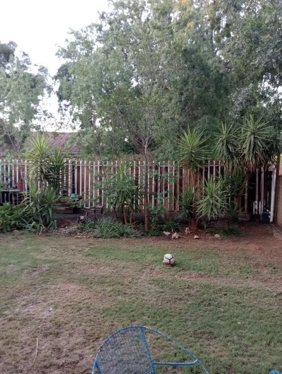 Spacious,Clean house in Bloemfontein - Image 20
