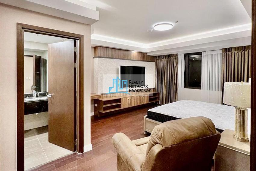 2 Bedroom Unit High Floor in Alcoves For Rent in Consolacion - Image 4