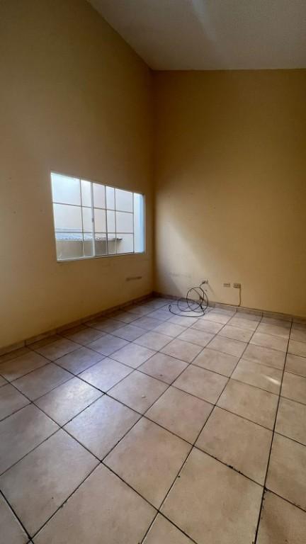 SE ALQUILA CASA SANTA ELENA SUR, PRIVADO, REMODELADA, cochera 2 en San José Villanueva - Imagen 4