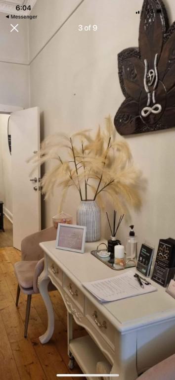 Massage Room for Rent in Glen Waverley - Image 1