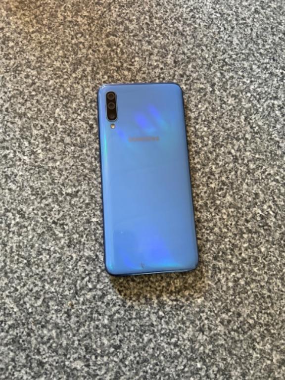 Used Samsung A70 for sale - R2500 in Sandton - Image 4