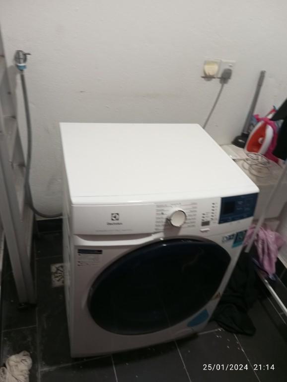 Sqwhere Service Apartment Room For Rent - Link Bridge to MRT in Tasek Glugor - Image 4