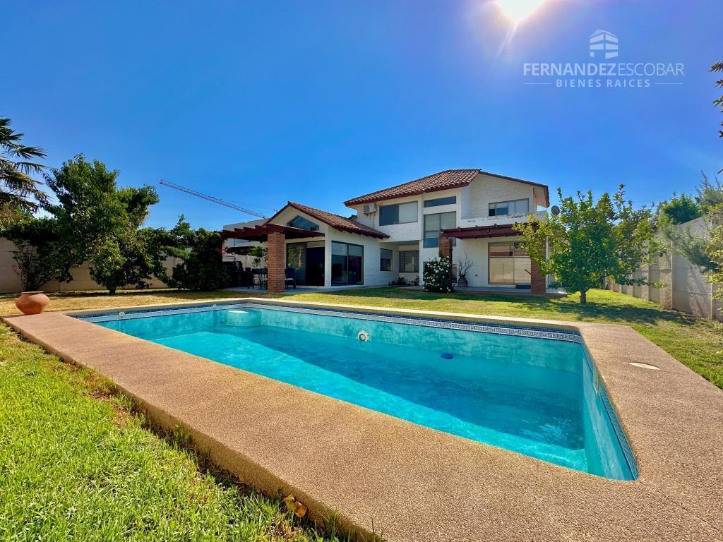 SAN FELIPE - VENTA CASA 4D 4B 3E PISCINA en Putaendo - Imagen 1