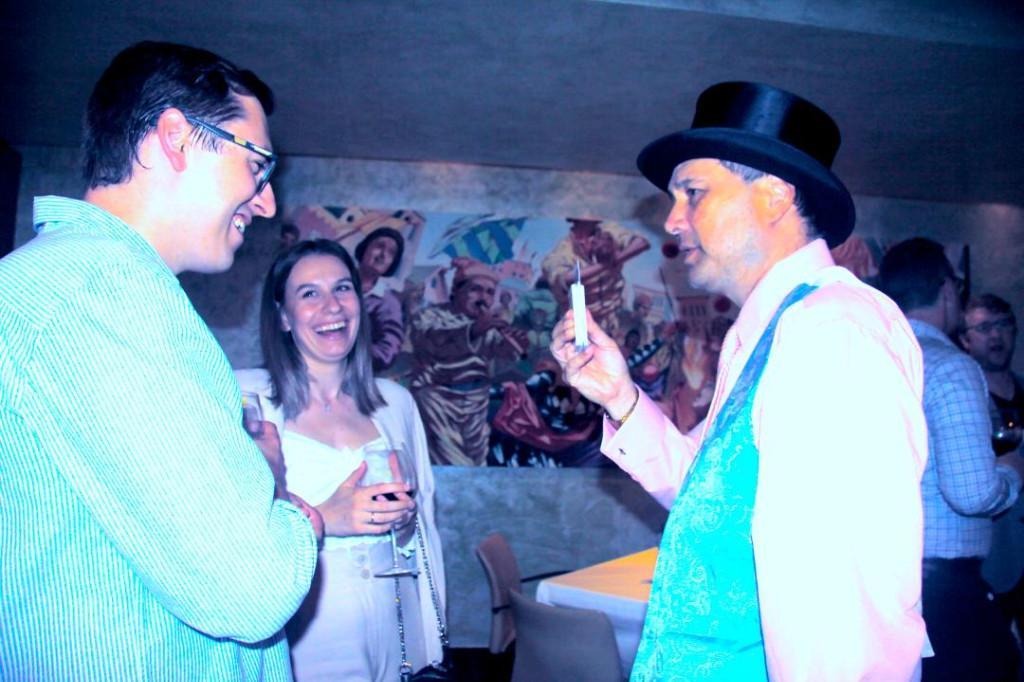 STROLLING MAGICIAN FOR ADULT PARTIES, WEDDINGS AND EVENTS! in Markham - Image 7