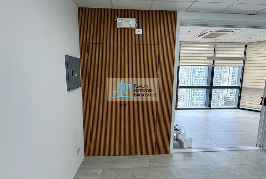 Executive Office For Rent in BPI Corporate Tower in Cebu City - Image 6