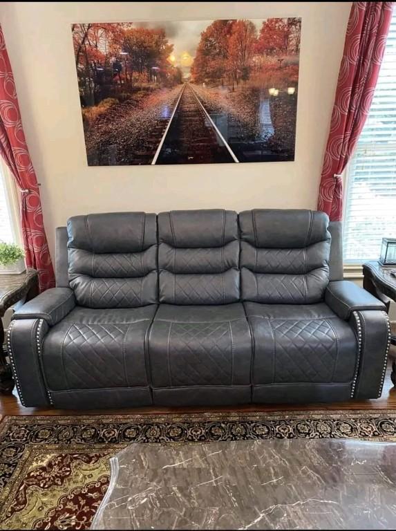 Sectional couch in Bakersfield - Image 3
