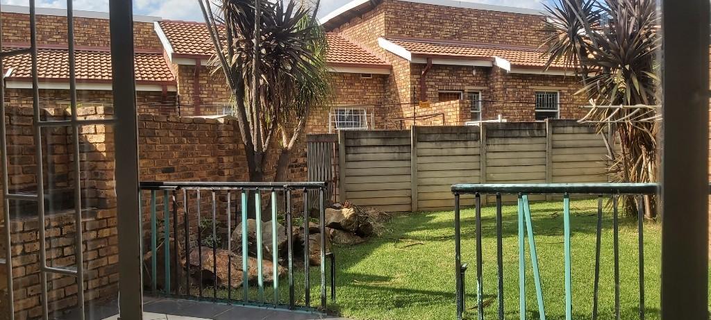 Beautiful Townhouse To Rent in Johannesburg - Image 2