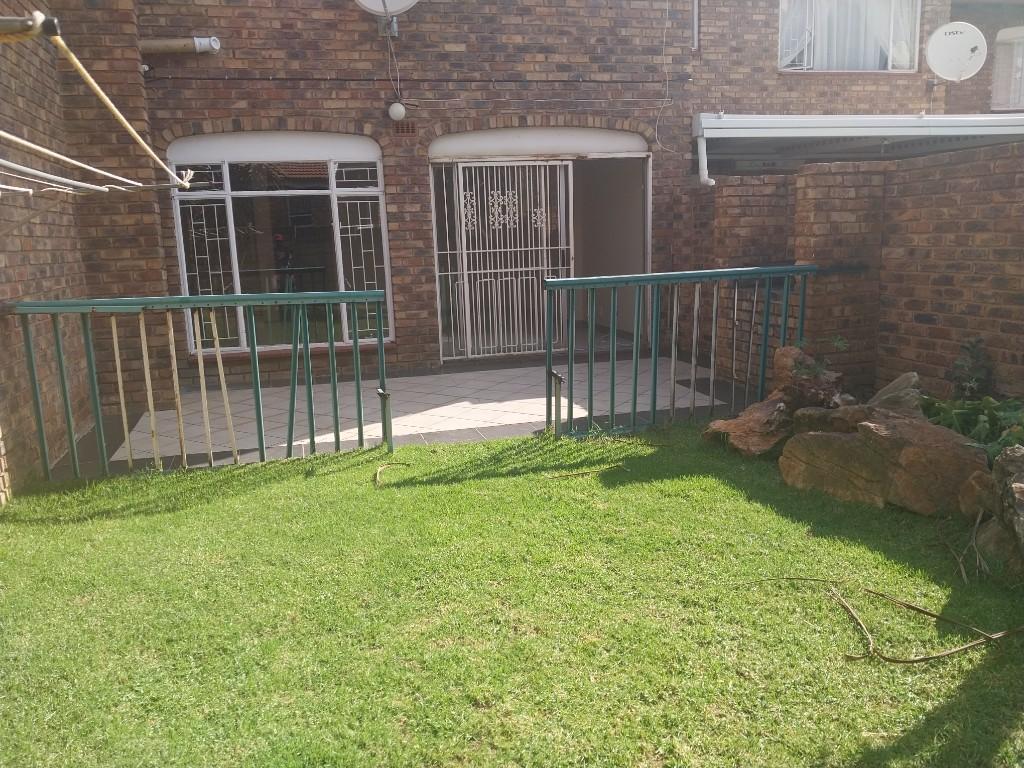 Beautiful Townhouse To Rent in Johannesburg - Image 3
