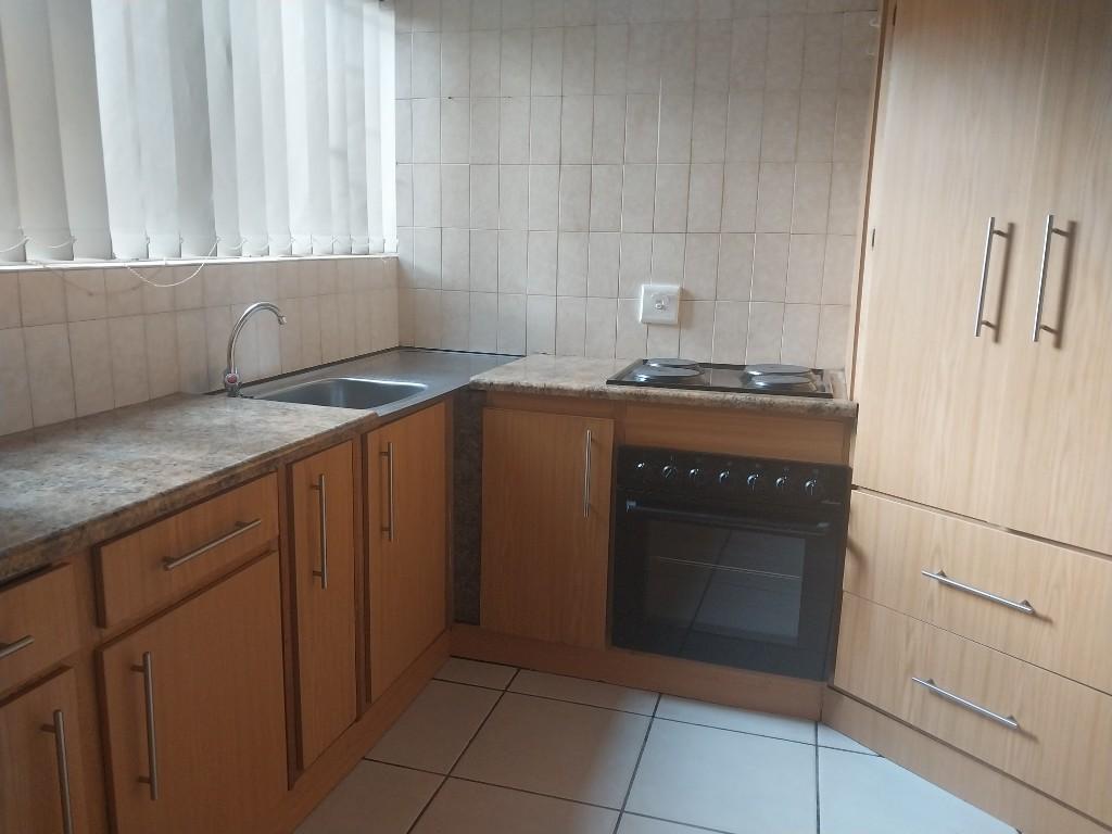 Beautiful Townhouse To Rent in Johannesburg - Image 11