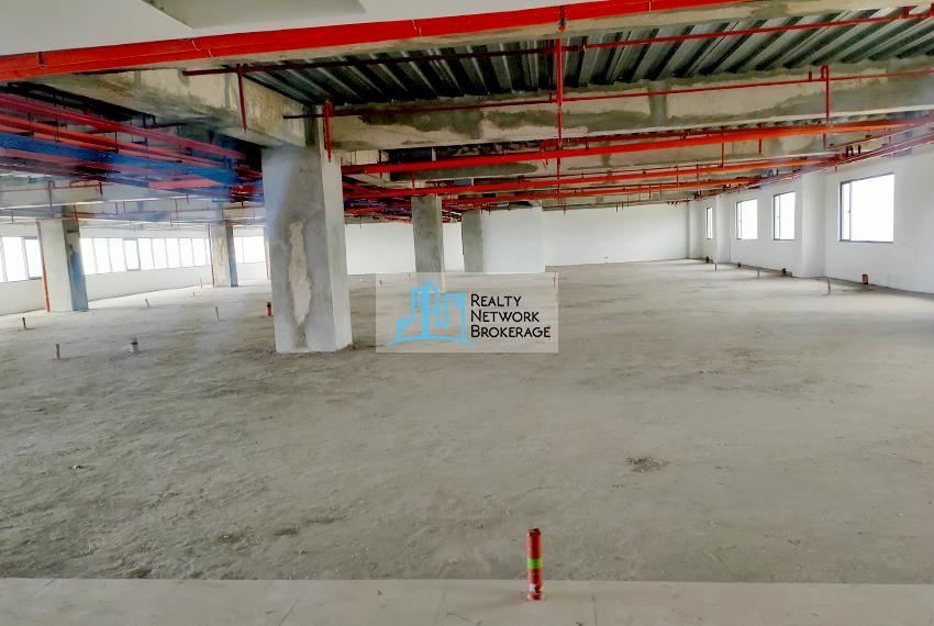 362 SqM Bare Office Space For Rent in Cebu City - Image 2