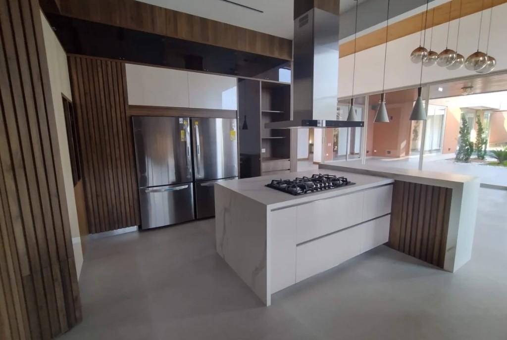 Modern, New, Luxurious One Level Home In Llanogrande en Marinilla - Imagen 3