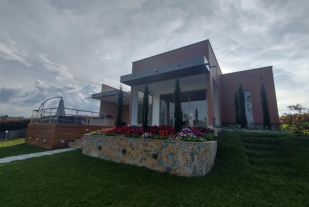 Modern, New, Luxurious One Level Home In Llanogrande en Marinilla - Imagen 19