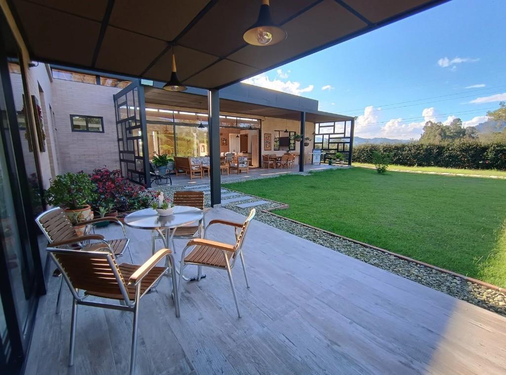 One Level House, Gated Community In The Countryside Of La Ceja en La Ceja - Imagen 3