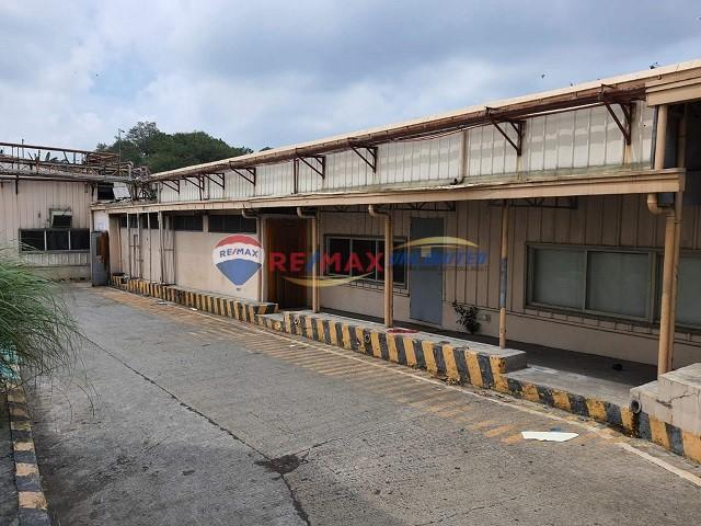 INDUSTRIAL PROPERTYWAREHOUSE FOR SALE in Las Piñas - Image 4