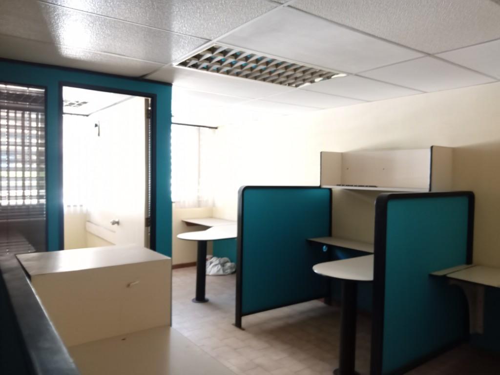 venta edificio comercial en av bolivar norte en Valencia - Imagen 1