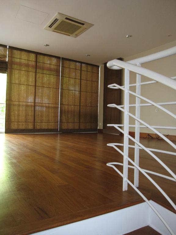 Holland Good Class Bungalow For Rent in Tuas - Image 7