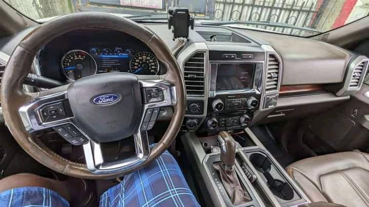 FORD F150 king ranch 2017 à Douala - Photo 2