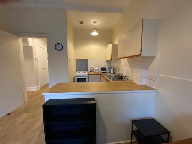 COMFORTABLE ONE BEDROOM FLAT TO RENT IN OXFORD in Abingdon - Image 3