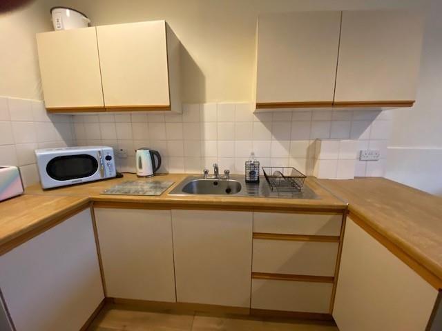 COMFORTABLE ONE BEDROOM FLAT TO RENT IN OXFORD in Abingdon - Image 4