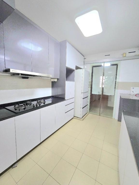 HOUSE FOR RENT - BIG AND SPACIOUS - HOUGANG in Bukit Merah - Image 3