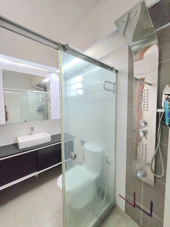 HOUSE FOR RENT - BIG AND SPACIOUS - HOUGANG in Bukit Merah - Image 7