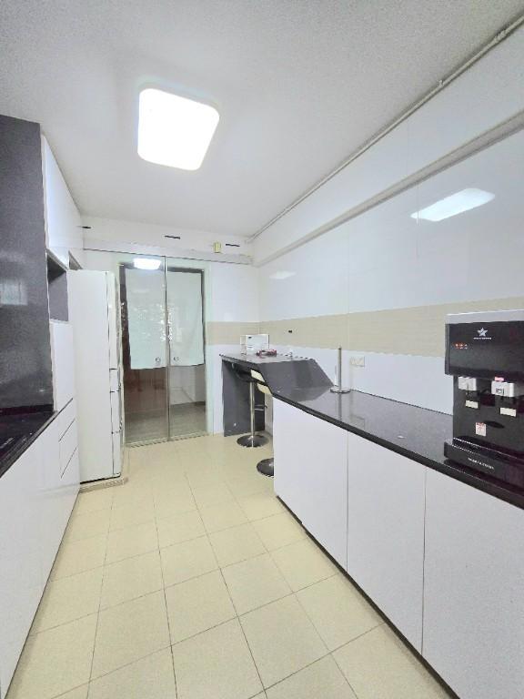 HOUSE FOR RENT - BIG AND SPACIOUS - HOUGANG in Bukit Merah - Image 4