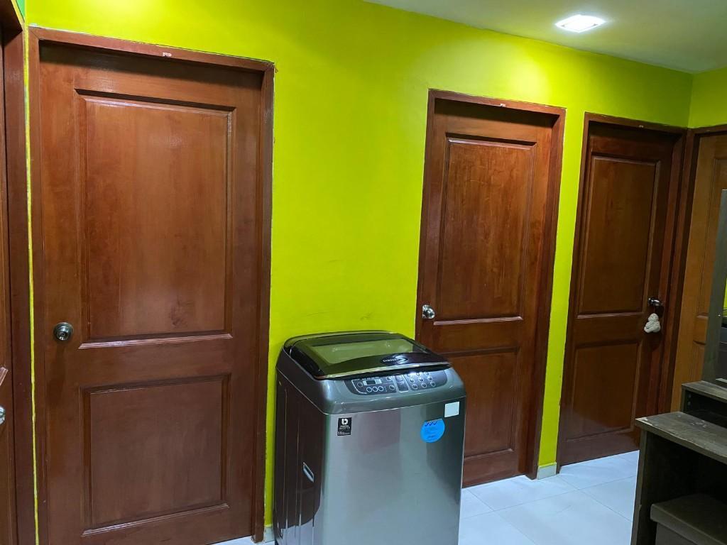 419 Hougang Ave Spacious 5room Unit For RENT ! in Bukit Merah - Image 2