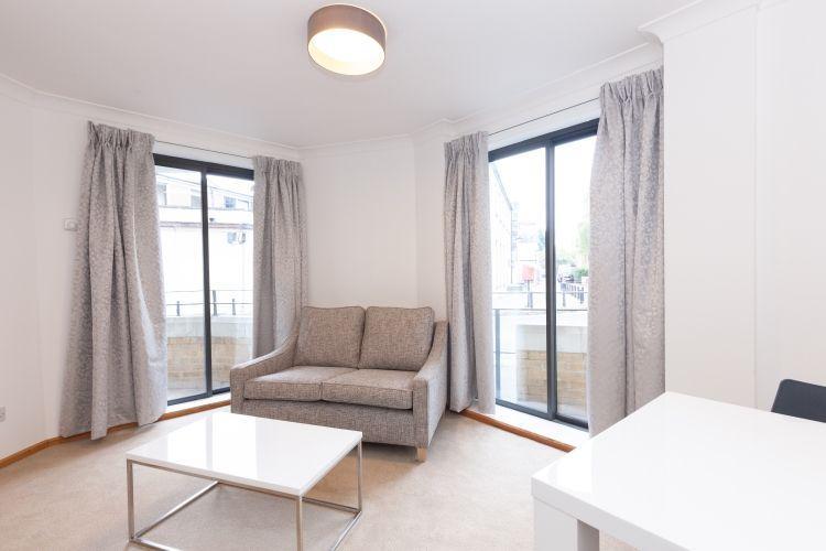 LOVELY ONE BEDROOM FLAT TO RENT IN BATH in Bristol - Image 2
