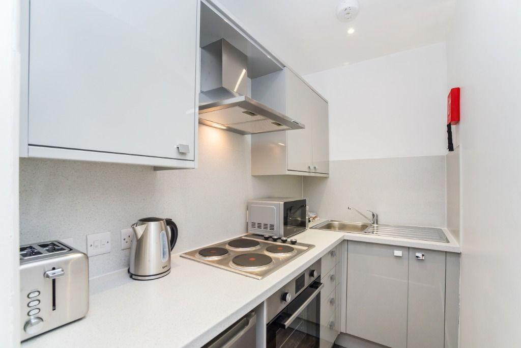 ONE BEDROOM FLAT TO RENT IN MACNEHSTER in Timperley - Image 2