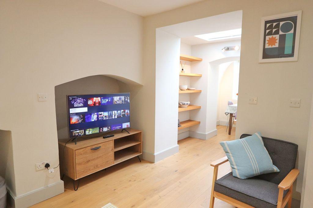 AWESOME ONE BEDROOM FLAT TO RENT IN WORHITNG in Norwich - Image 3