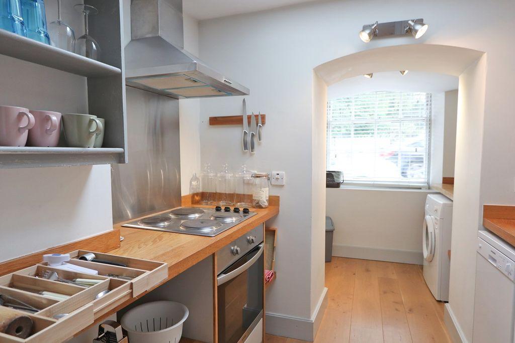 AWESOME ONE BEDROOM FLAT TO RENT IN WORHITNG in Norwich - Image 4