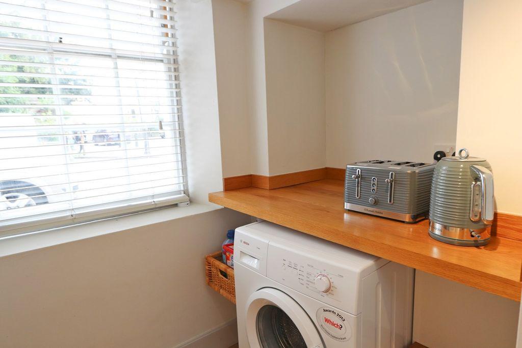 AWESOME ONE BEDROOM FLAT TO RENT IN WORHITNG in Norwich - Image 7