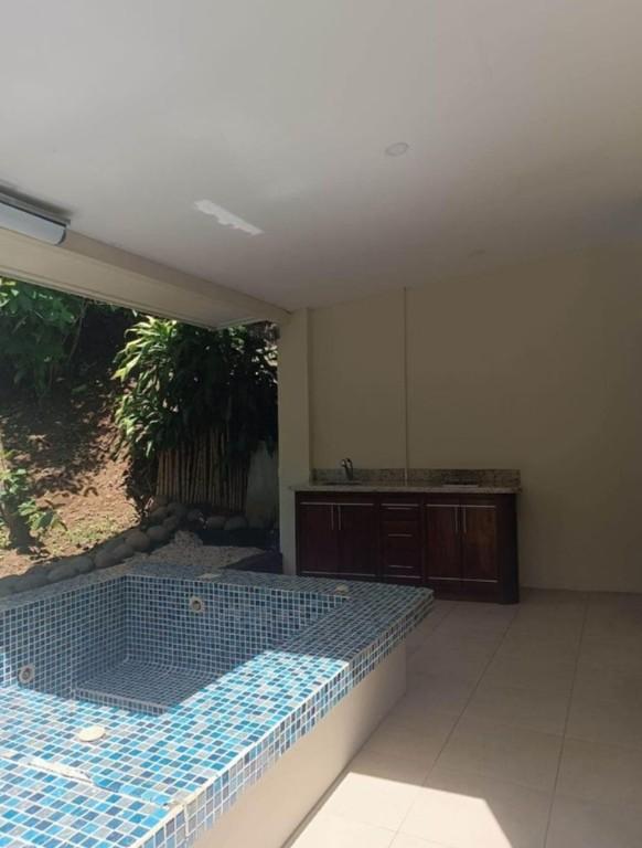 SE ALQUILA BELLO APARTAMENTO EN ATENAS. en Naranjo - Imagen 6