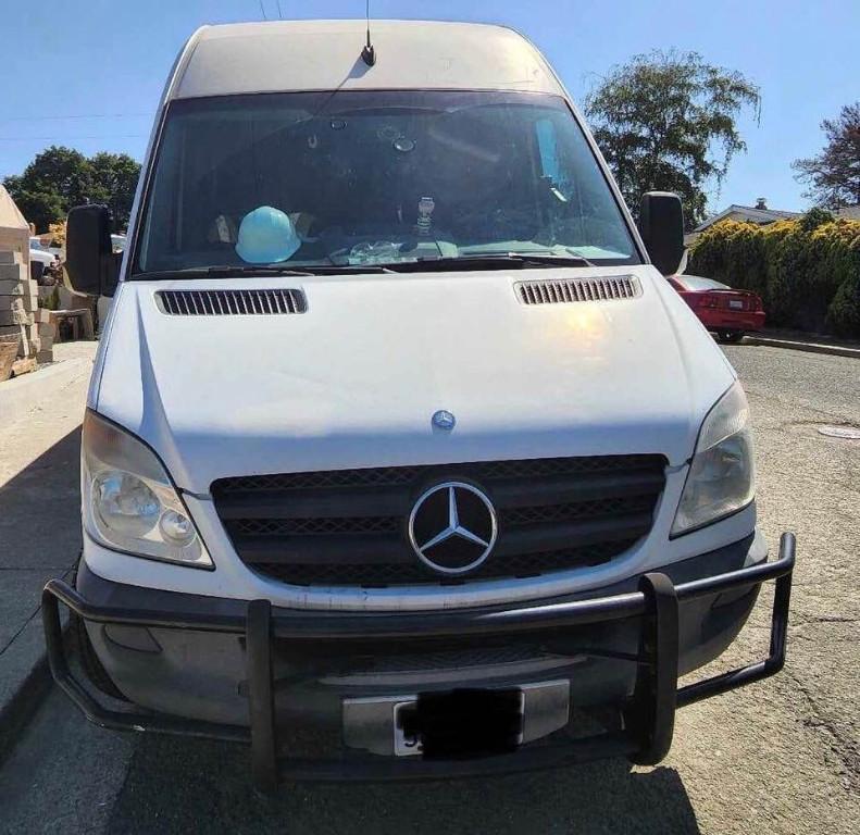 Mercedes-Benz Sprinter 3500 in Oakland - Image 1