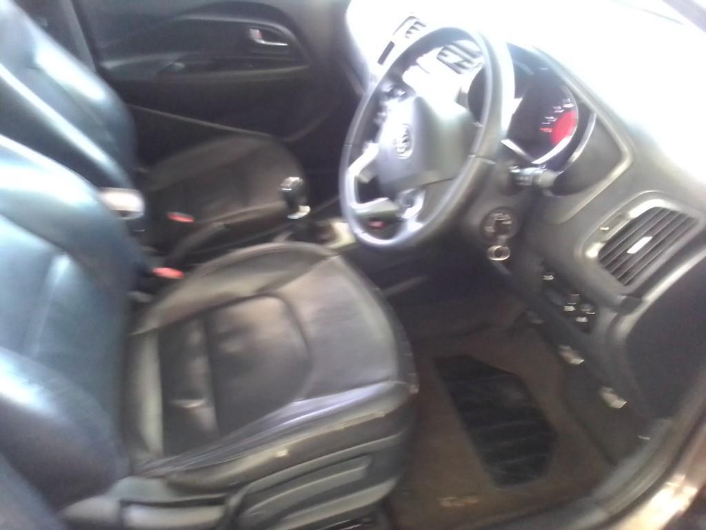 Pre-owned 2013 Kia Rio 1.4 Engine Capacity Tech with Manuel Tran in Bedfordview - Image 6