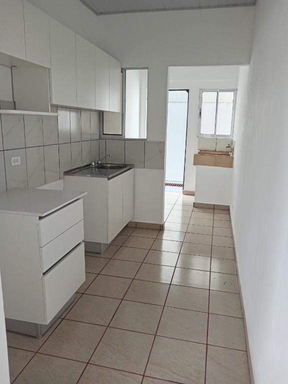 SE ALQUILAN BELLOS APARTAMENTOS EN ATENAS. en Naranjo - Imagen 4
