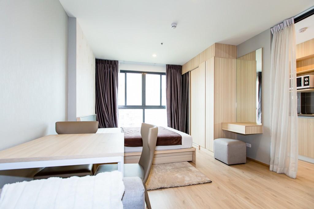 Luxurious Studio with Pool View at Ideo O2 Bangkok in Mueang Samut Prakan - Image 2
