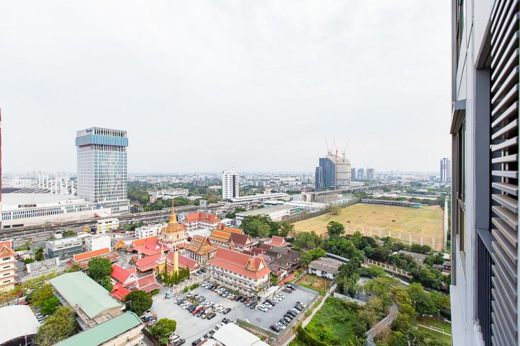 Luxurious Studio with Pool View at Ideo O2 Bangkok in Mueang Samut Prakan - Image 11