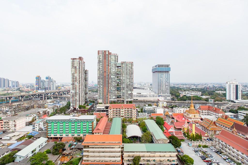 Luxurious Studio with Pool View at Ideo O2 Bangkok in Mueang Samut Prakan - Image 12