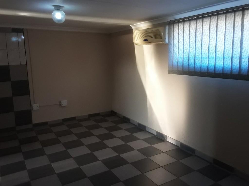 UP MARKET BACHELOR PAD FOR RENT in Pietermaritzburg - Image 2