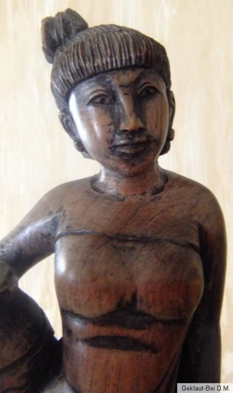Indonesische Frauenfigur in Stuttgart - Bild 5