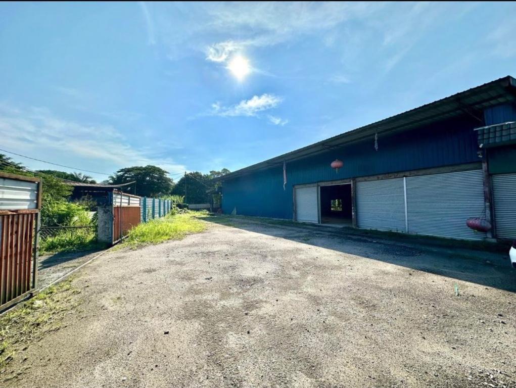 Detached Factory at Kulai for Rent in Taman Senai - Image 1