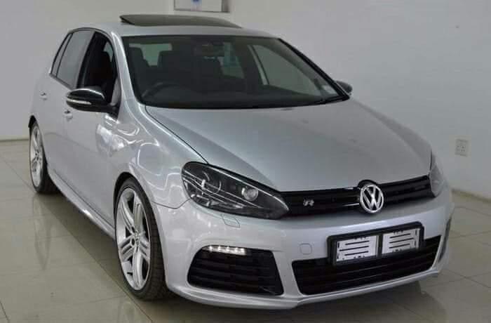 2013 VOLKSWAGEN GOLF R AUTO in Mitchells Plain - Image 2