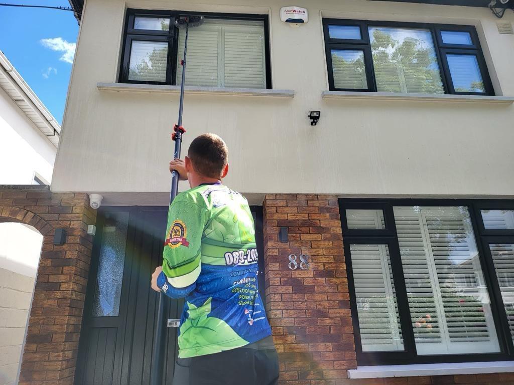 PROFESSIONAL WINDOW CLEANING in Dublin - Image 2