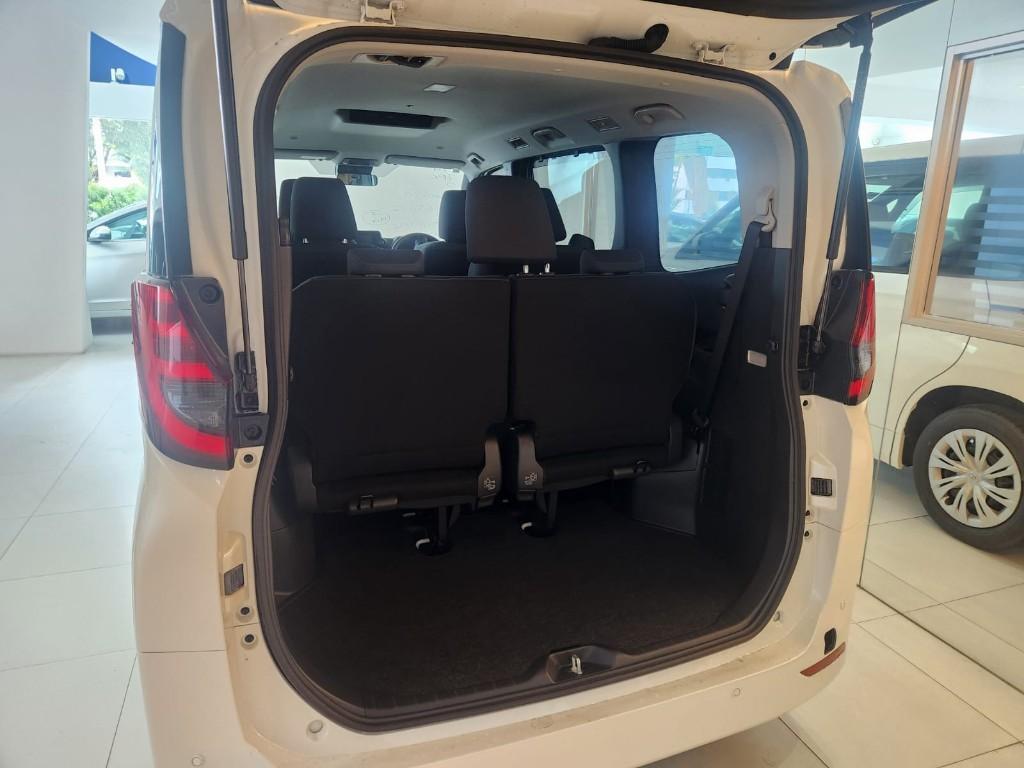 2024 Toyota Noah Hybrid CAR RENTAL in Queenstown - Image 6