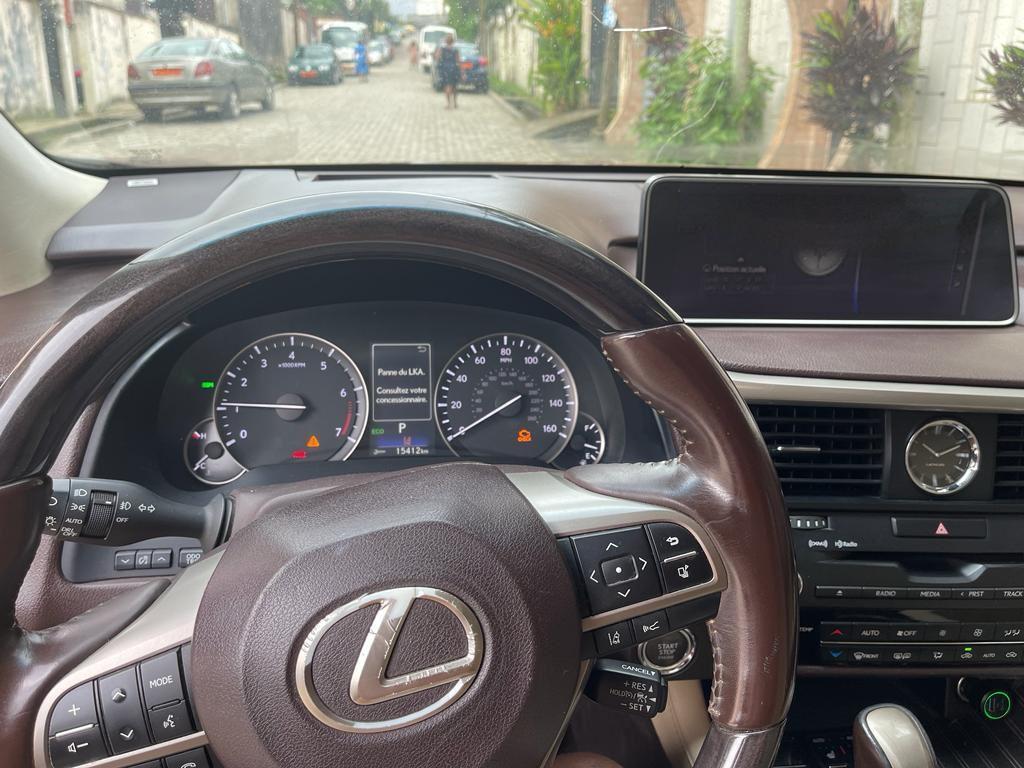 Lexus RX 350 année 2016 immatriculé au Cameroun - Photo 5