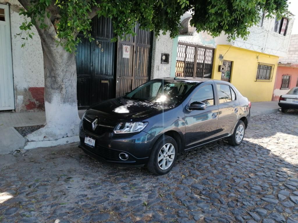 VENDO RENAULT LOGAN 2017 UNICO DUEÑO en Casa Blanca La Corregidora - Imagen 1