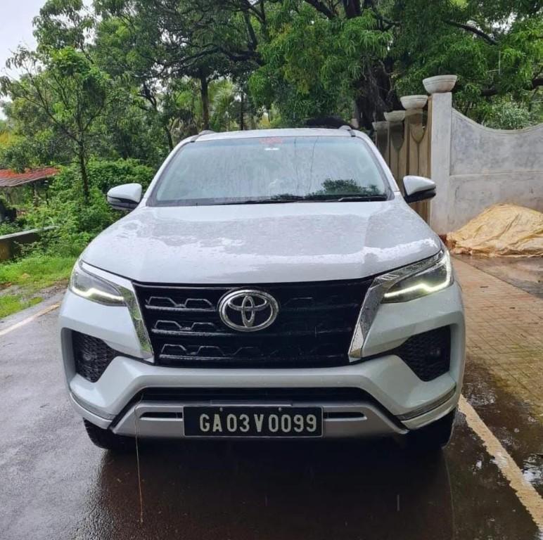 West Car Rentals in Arpora - Image 1